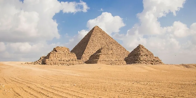 Sakkar Pyramids and Giza Pyramids